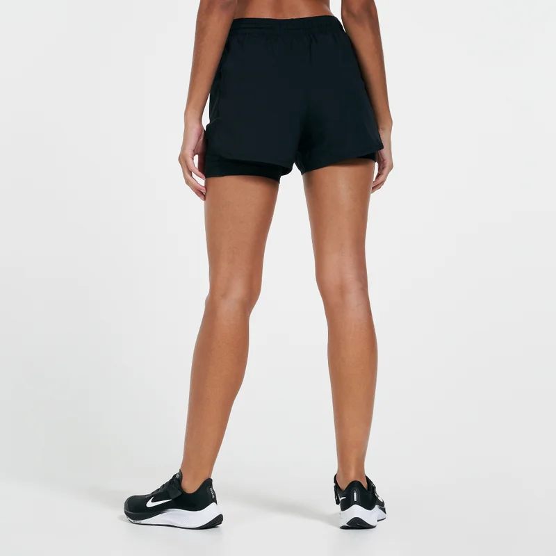 نايكي شورت الجري تيمبو لوكس 2-في-1 للنساء